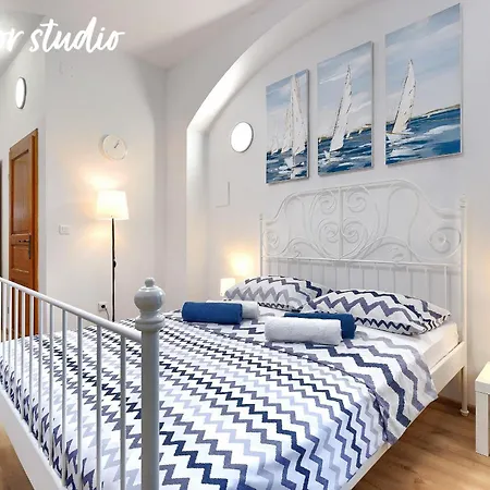 Studios Notte Sul Porto Rovinj Exterior photo