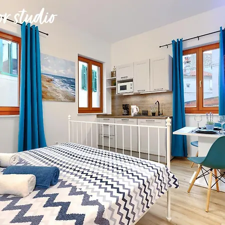 Studios Notte Sul Porto Rovinj Exterior photo