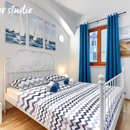 Studios Notte Sul Porto Rovinj Exterior photo