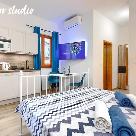 Studios Notte Sul Porto Rovinj Exterior photo