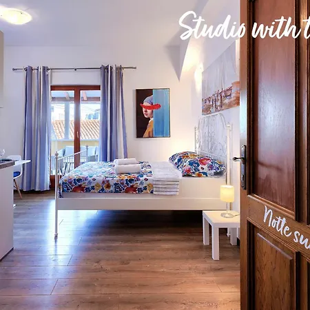 Studios Notte Sul Porto Rovinj Exterior photo